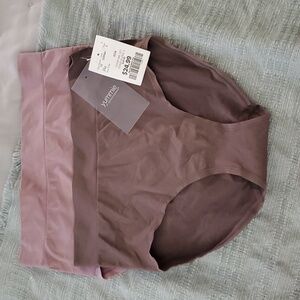 NWT- Heather Thomson Yummie High Rise Thin Lined Tummy Cover Panties- S